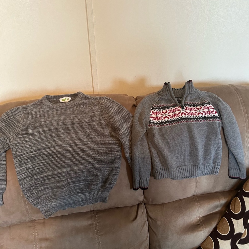 Boys sweater lot size 4